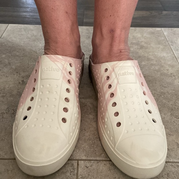 Native Clogs - Picture 2 of 3